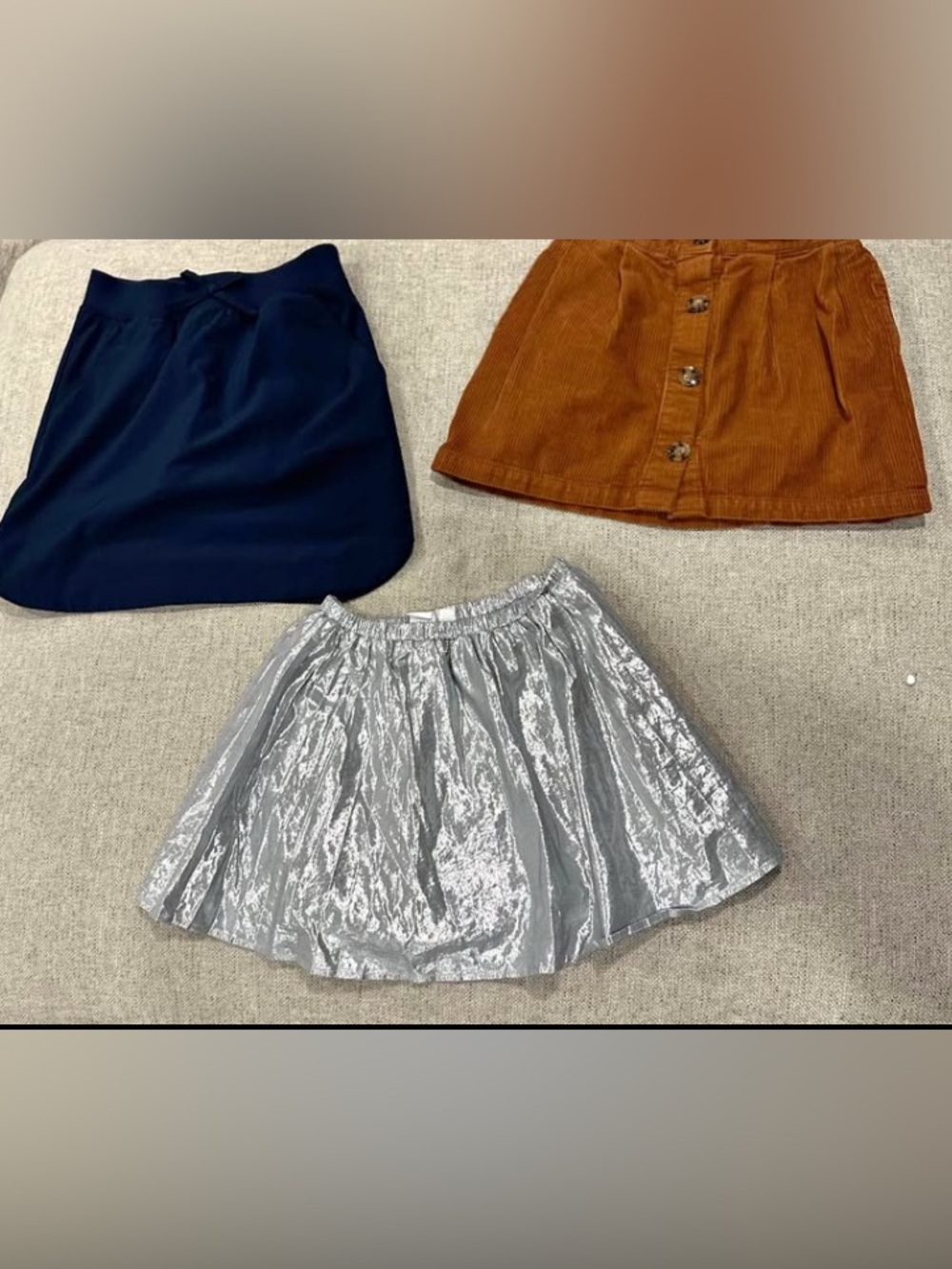 Skirt & skort girls Size 6/7 bundle.
Gap, Cat&Jack brands. 3 pieces